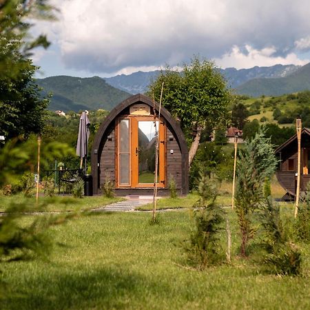 Glamp In Style Pods Resort Бран Экстерьер фото
