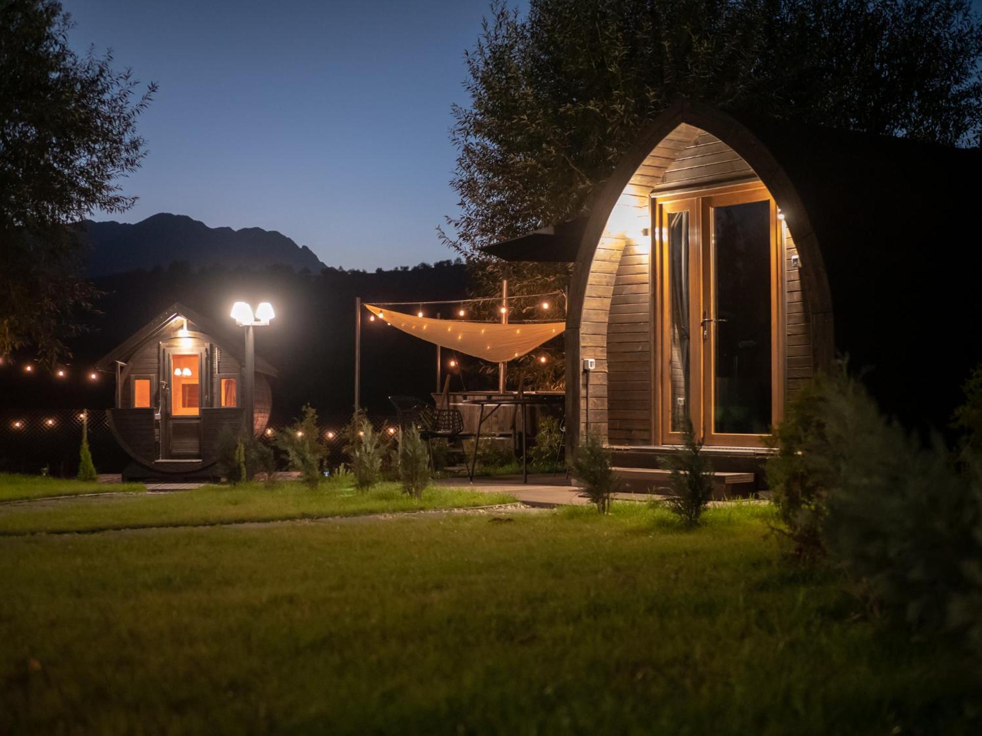 Glamp In Style Pods Resort Бран Экстерьер фото