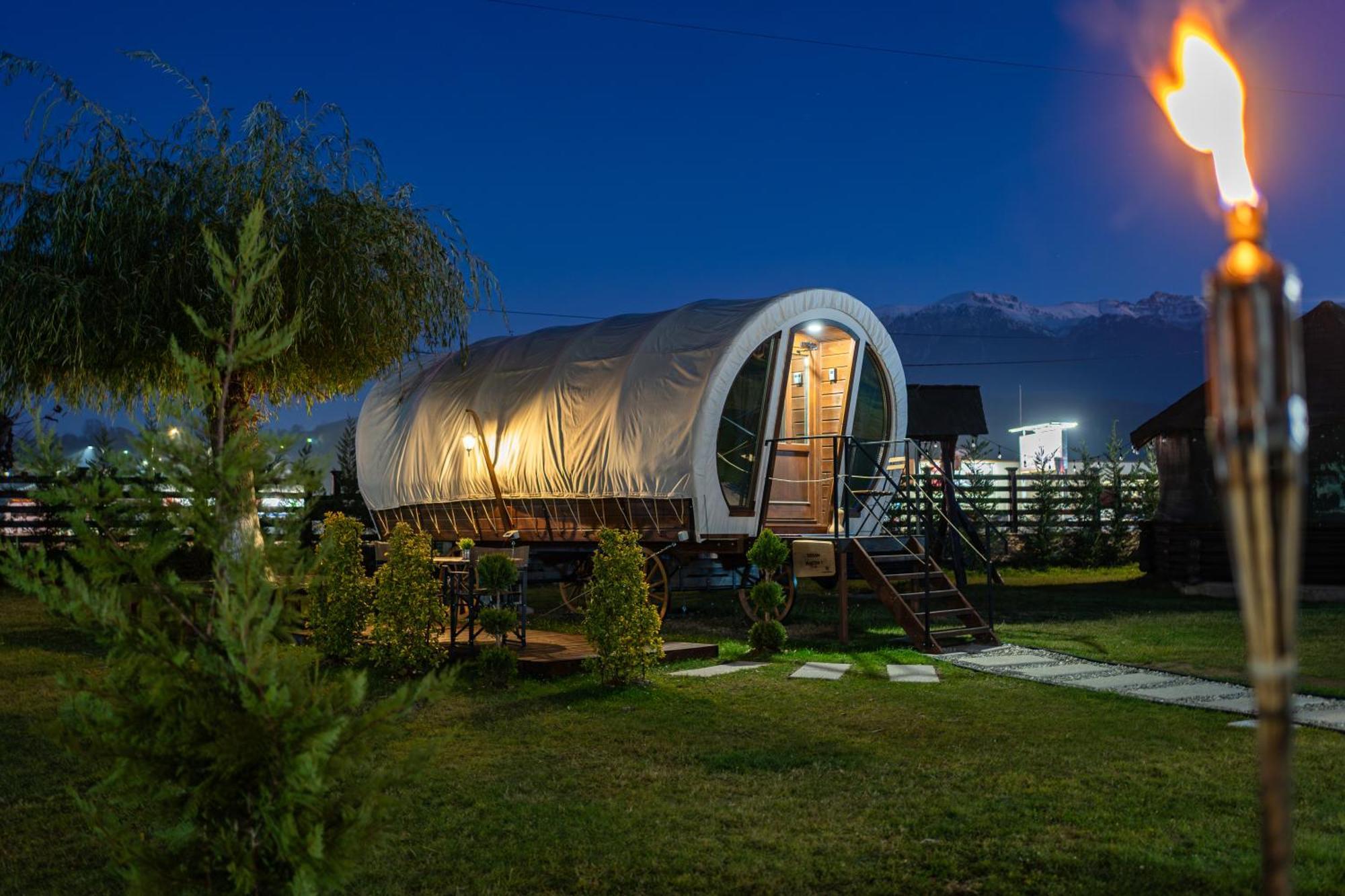 Glamp In Style Pods Resort Бран Экстерьер фото