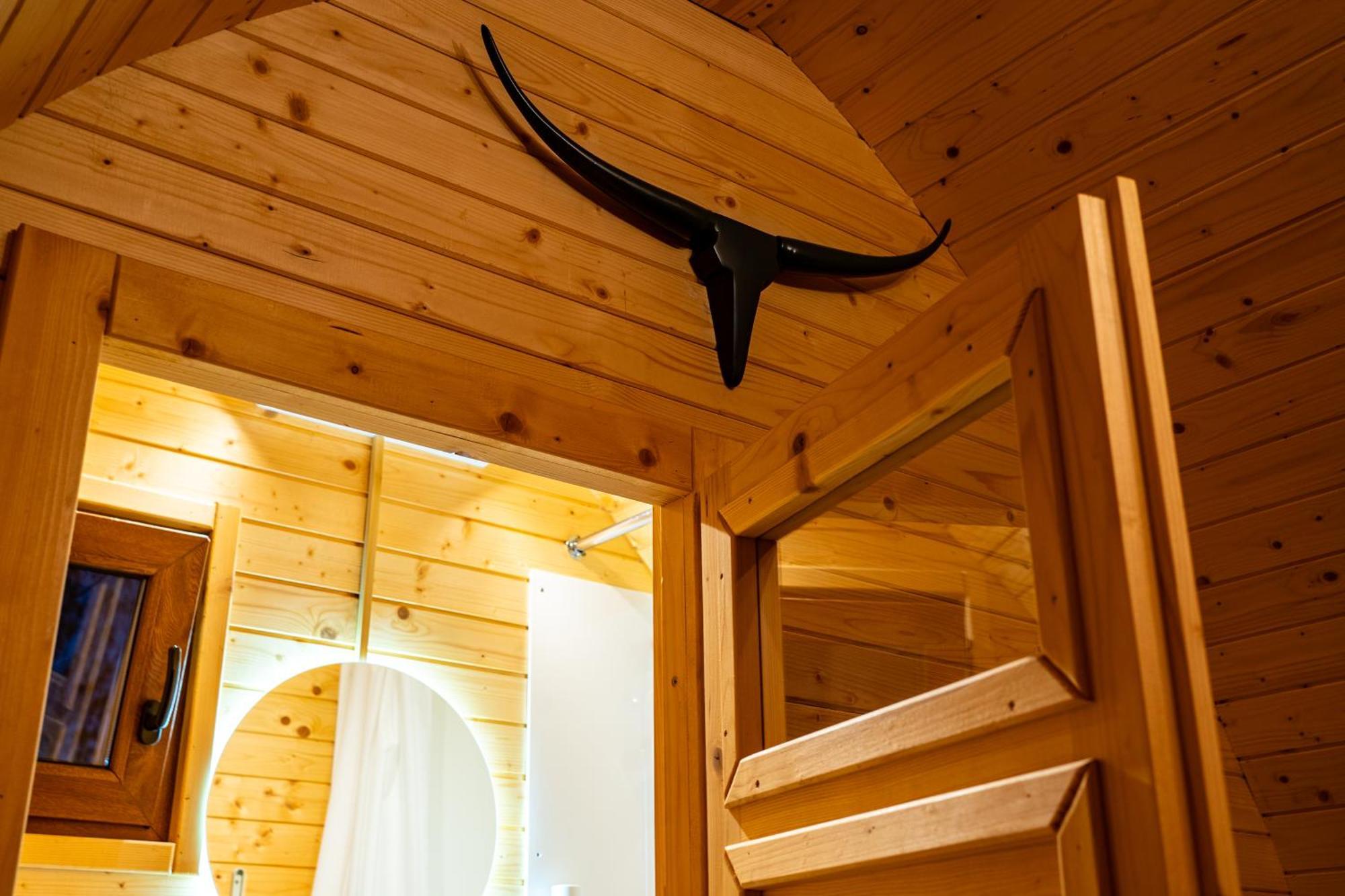 Glamp In Style Pods Resort Бран Экстерьер фото