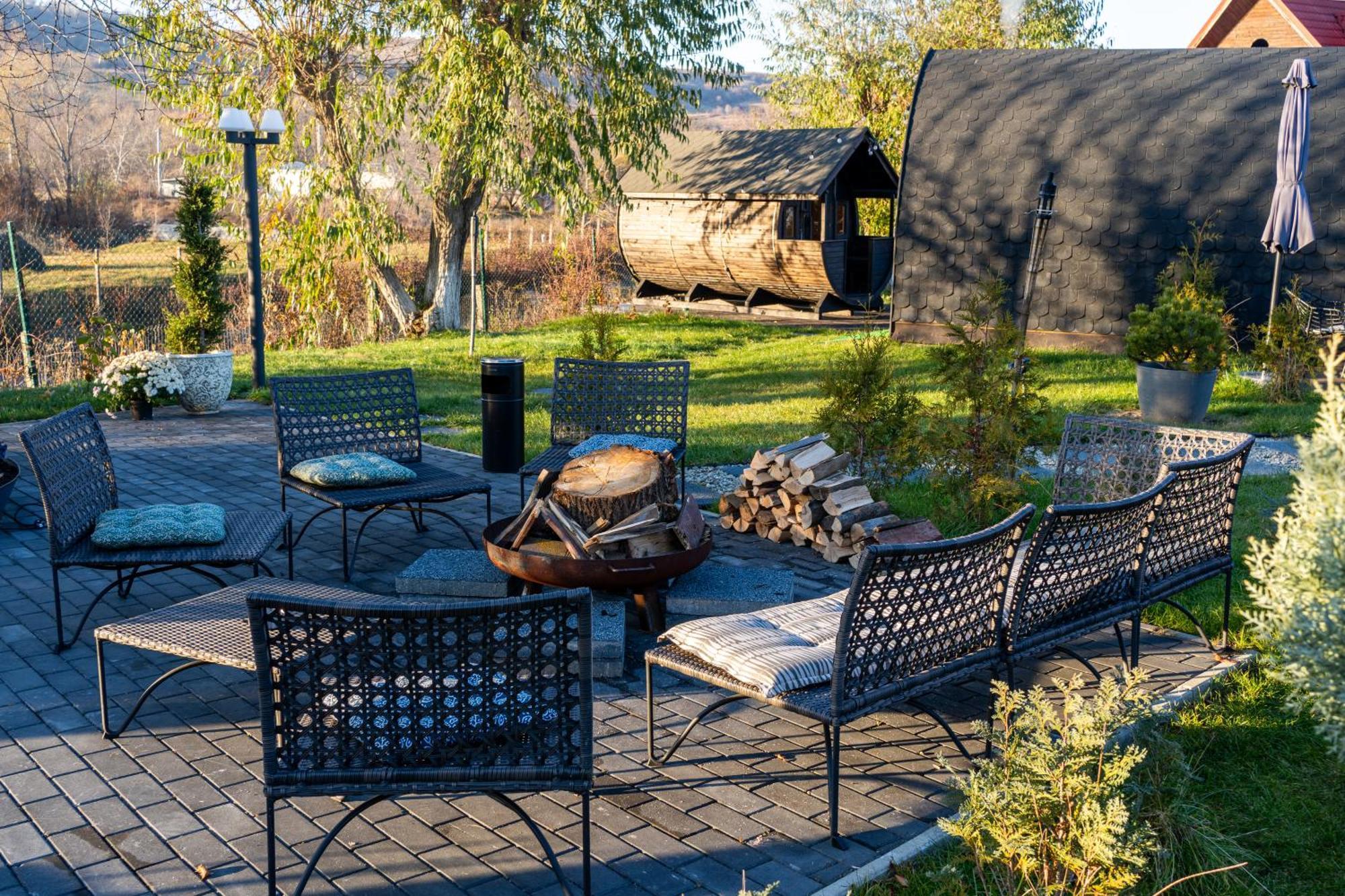 Glamp In Style Pods Resort Бран Экстерьер фото