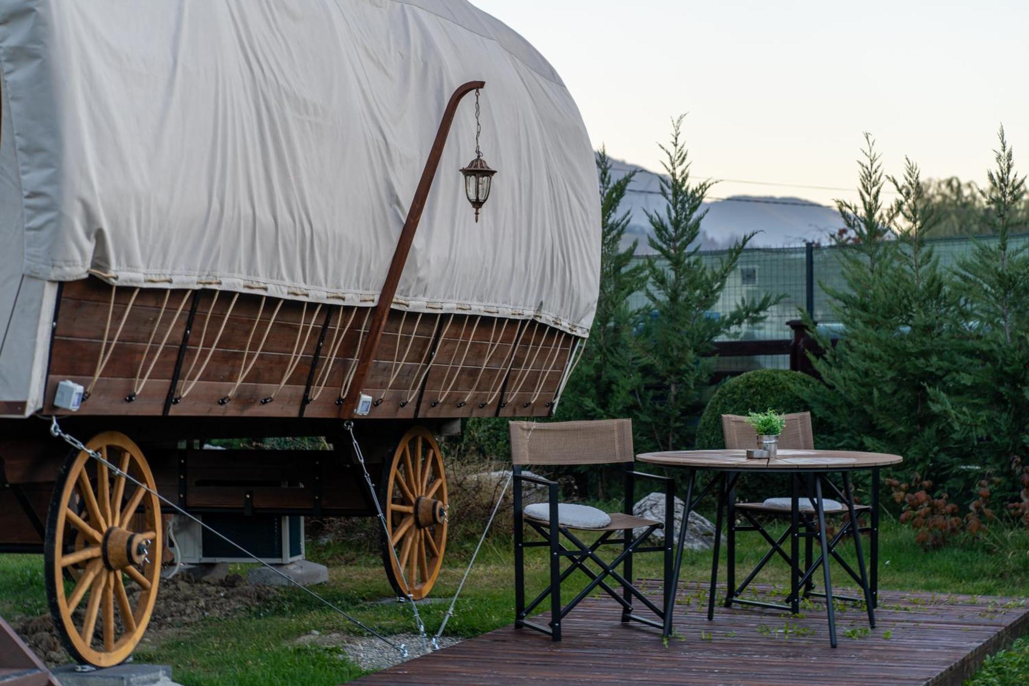 Glamp In Style Pods Resort Бран Экстерьер фото