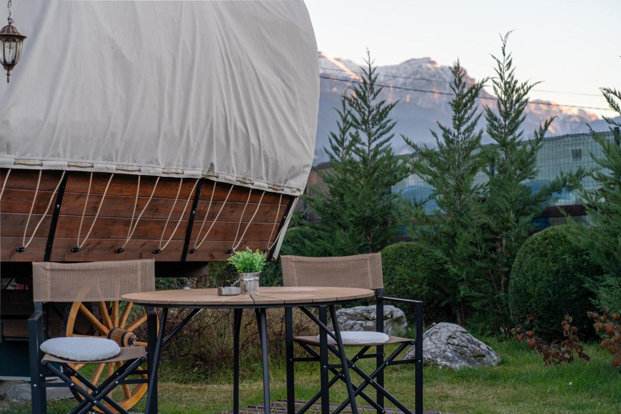 Glamp In Style Pods Resort Бран Экстерьер фото